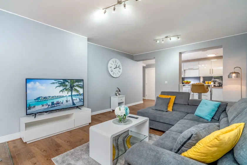 Large Apt Amesbury Near Stonehenge Free Parking - Image 1