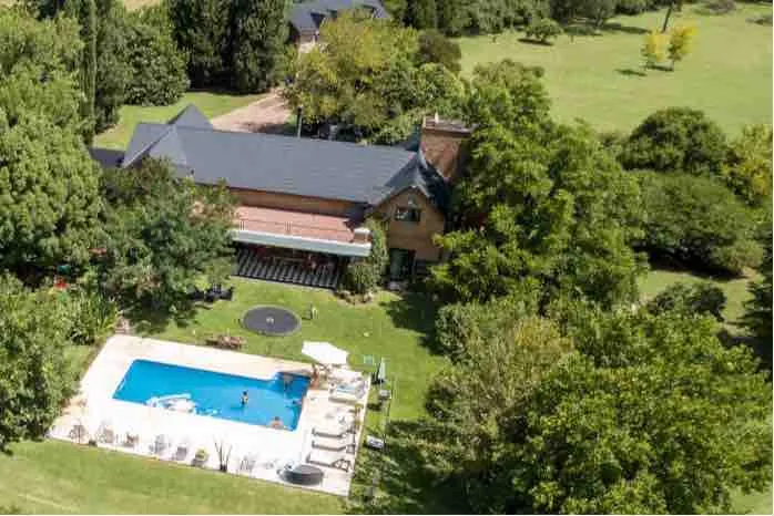 Country house for 16 people, 60km from the capital. - Image 1