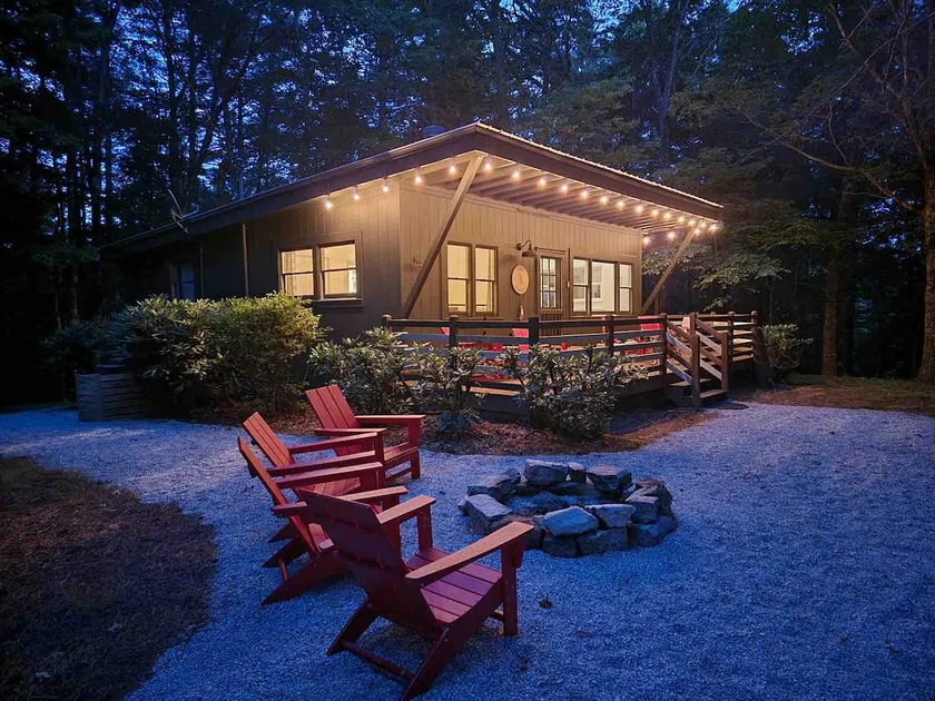 Little Woodchuck: Hot Tub+Fire Pit+Family Friendly - Image 1