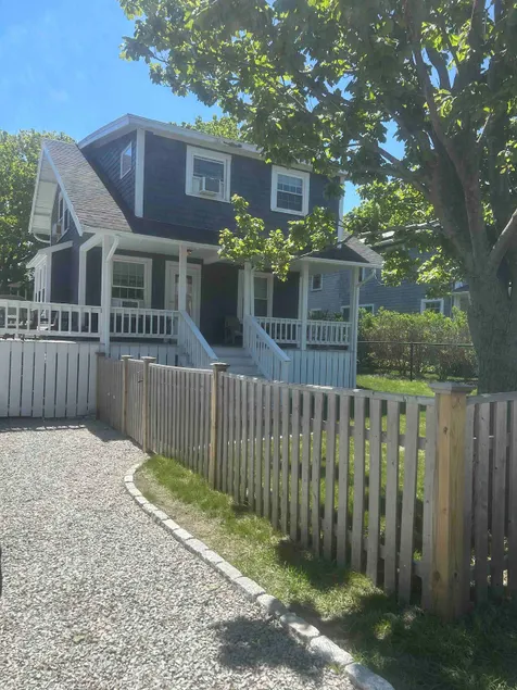 Sandhills beach Area- close to Barker House venue - Image 1