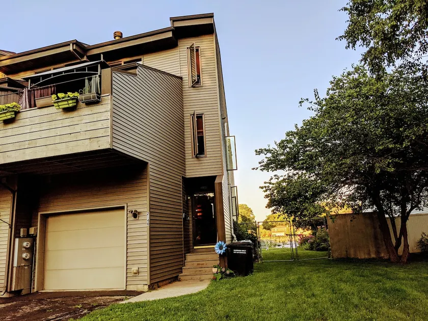 Lake Winnebago Channel Brewhaus Townhouse 6 levels - Image 1
