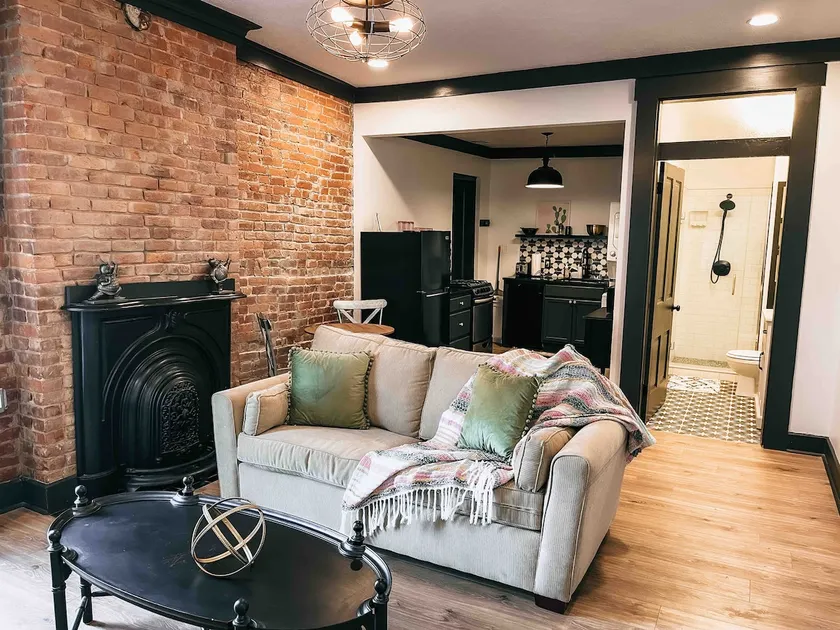 KingSuite Industrial stay - Image 1