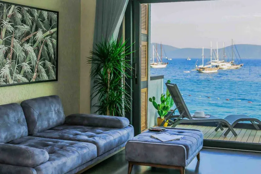 Surfer Caravan Gastro Pub Suites- Adults Only - Image 1