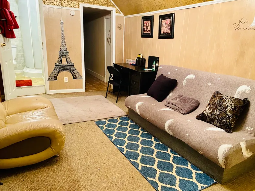 “Sunlit” 1bdrm apt Near Wynn Hospital - Image 1