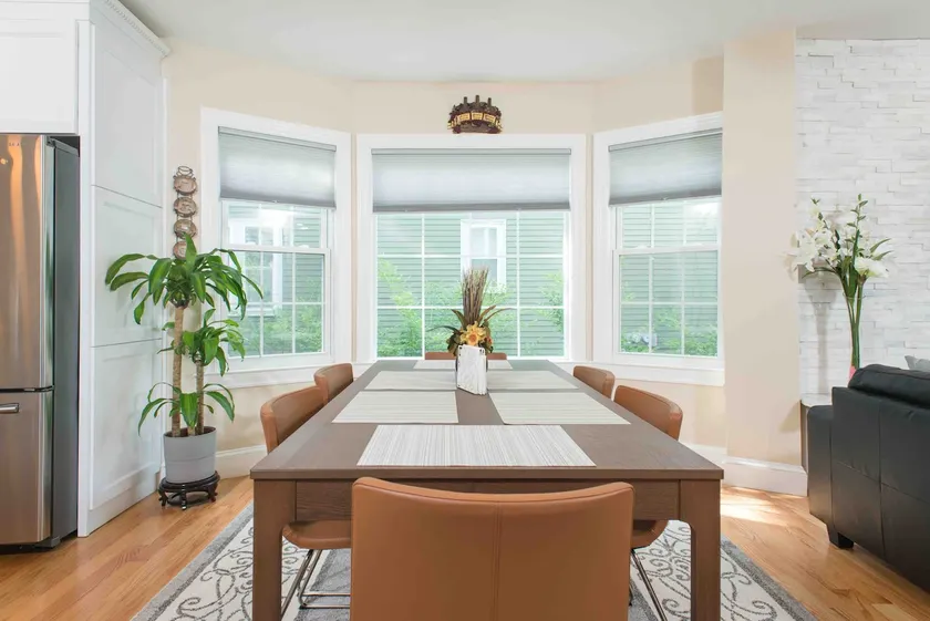Super Convenience 2BR Condo W / Privat parkering i Newton - Image 1