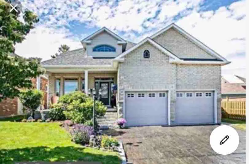 Big Luxury Detach House For Short And Long Stay - Image 1