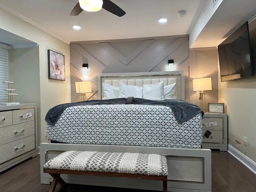 Beautiful 2 bedroom condo in South Charlotte - Image 1