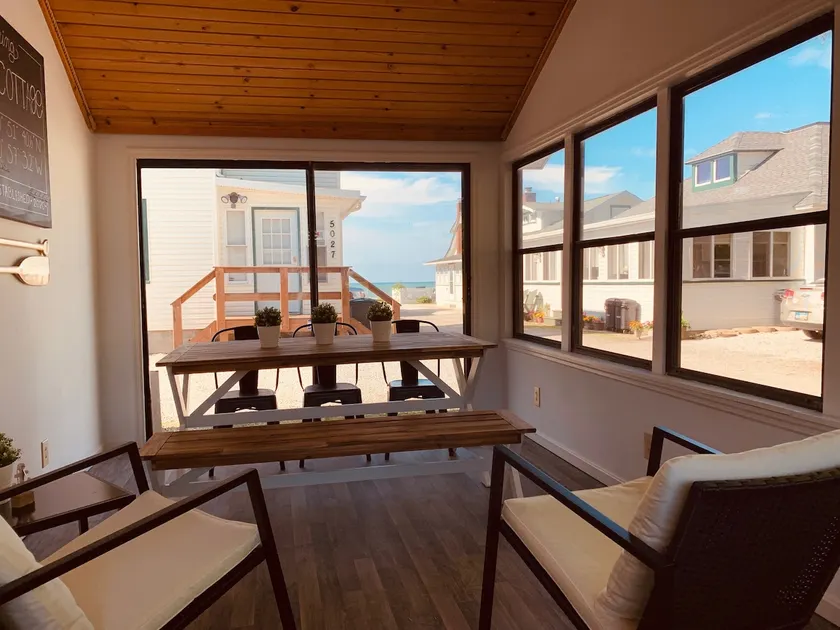 Lakeview Cottage with Private Beach Access - Image 1