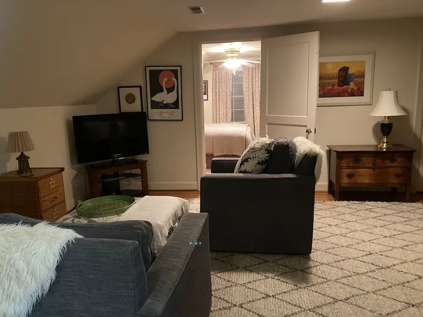 Lockeland Loft - Image 1
