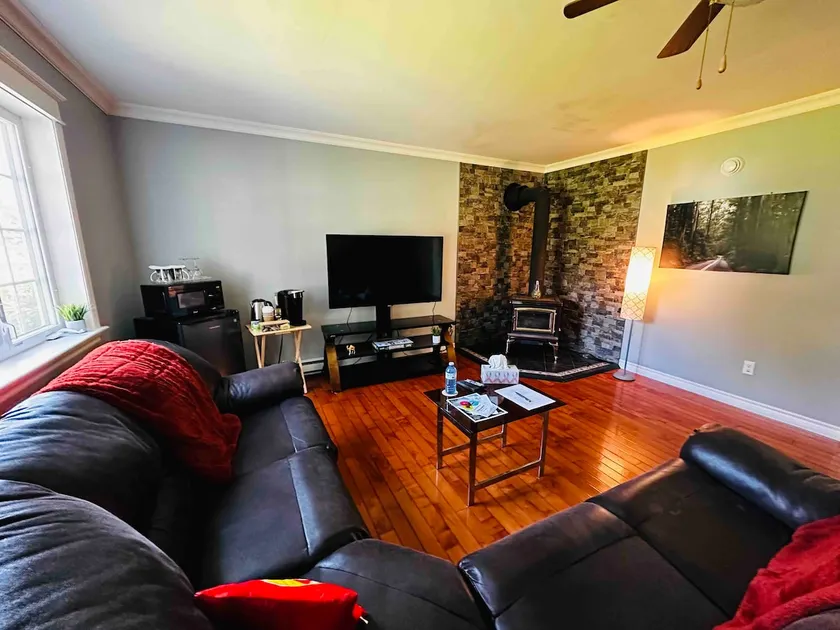 Ridgewood Suite on Peddle - Image 1