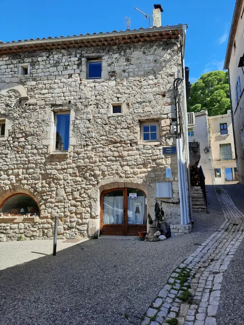 Historic charm & comfort in the heart of Donzère - Image 1
