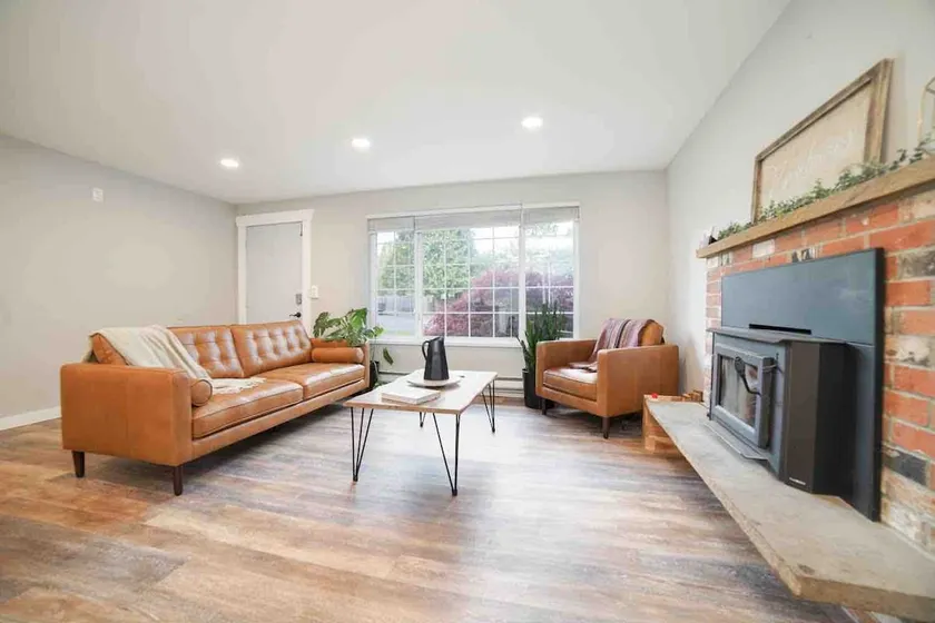 Beautiful Newly Renovated Home Near Hospital - Image 1