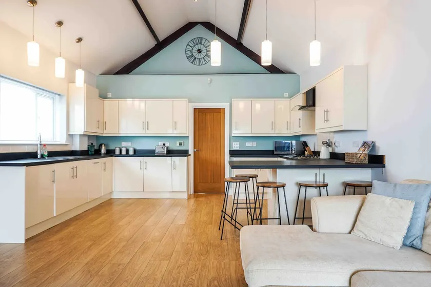 Mumbles Road Beach House - Image 1