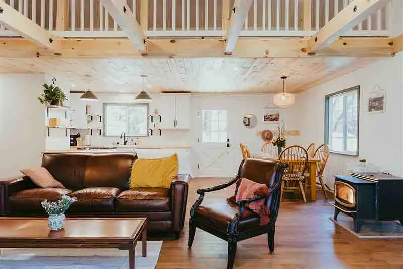 Modern mountain cabin in Calaveras County - Image 1