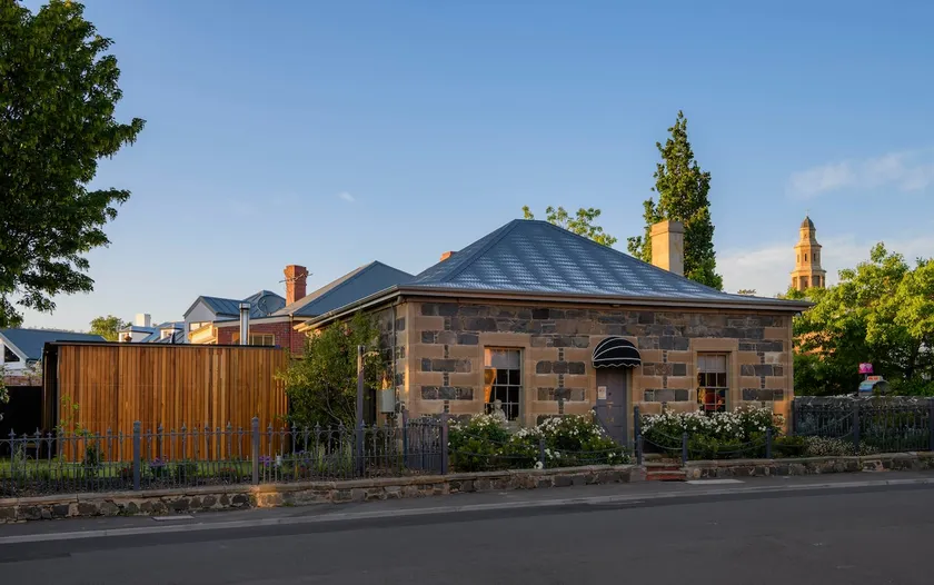 Fusilier Cottage Battery Point - Image 1