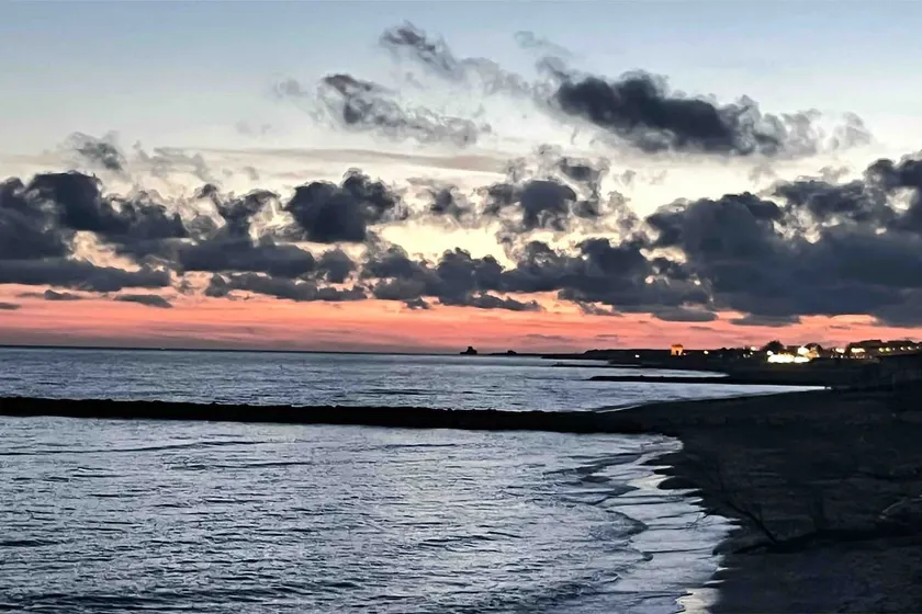 [Beach-house]-Those who LOVE the Sea- A stone's throw from the Sea - Image 1