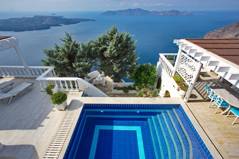 LUXURY, SECLUDED 4 BEDROOMS PRIVATE VILLA - Image 1