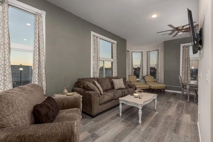Jacobsen Luxury Loft - Image 1
