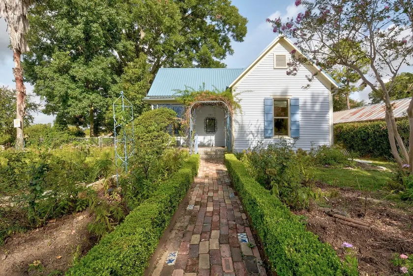 Short St Cottage - Image 1