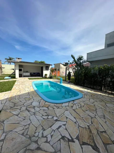 House with swimming pool and large patio in Arroio do Sal - Image 1