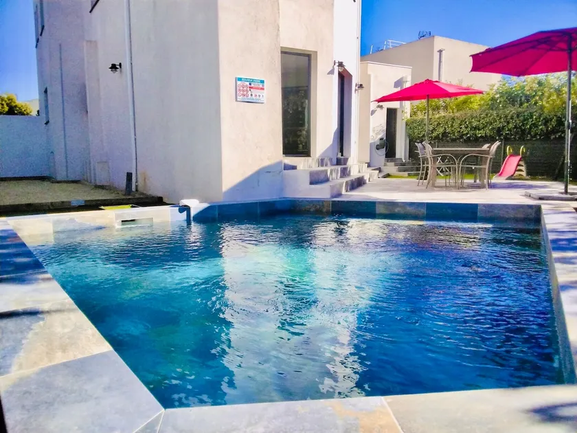 Villa contemporánea pies en agua agua. ¡Promoción del 10% del 24 al 31 de agosto de 2019! - Image 1