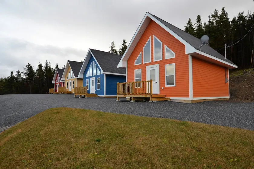 Bambury's Hillside Chalets - The Blue Chalet - Image 1