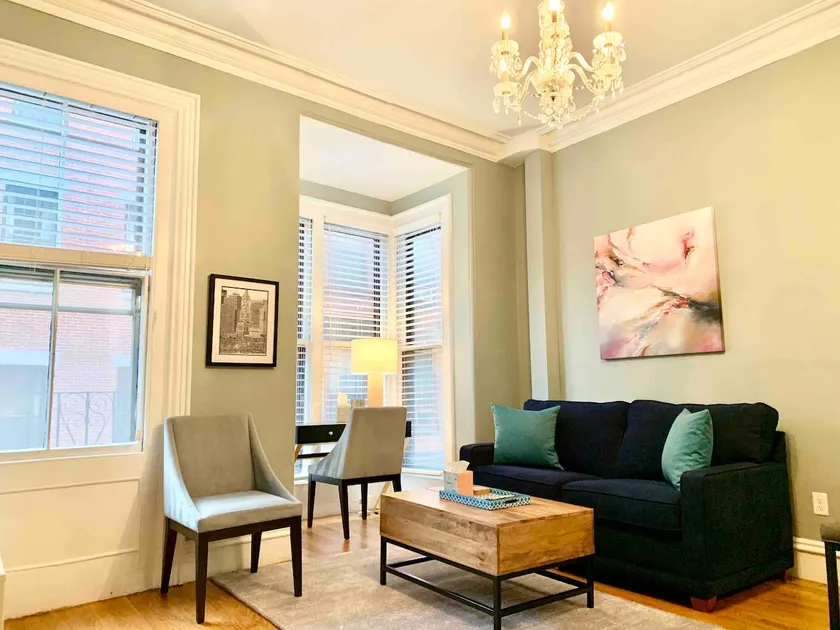Gorgeous Beacon Hill 1BR | 1BA - Image 1