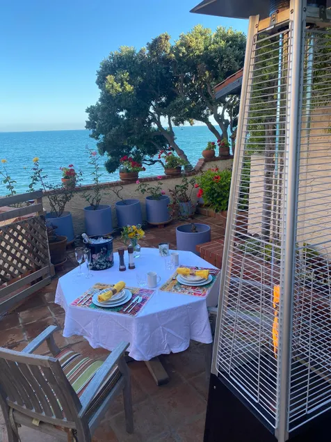 Malibu Beach House - Image 1
