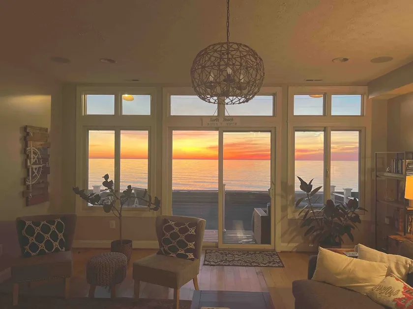 Waterfront, Dog-friendly, Hot Tub, Gas Fireplaces - Image 1
