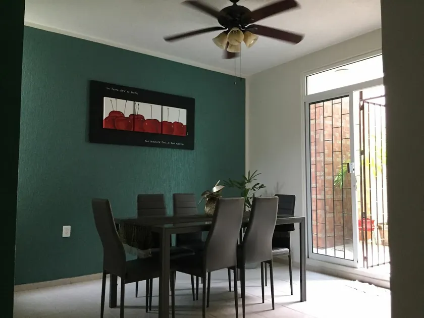 Impeccable and comfortable house with an excellent location - Image 1