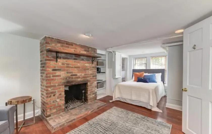 In the heart of Dupont & Logan - English basement - Image 1