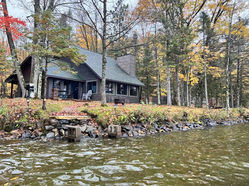 Vaskebjorn Lodge beautiful lakefront home - Image 1