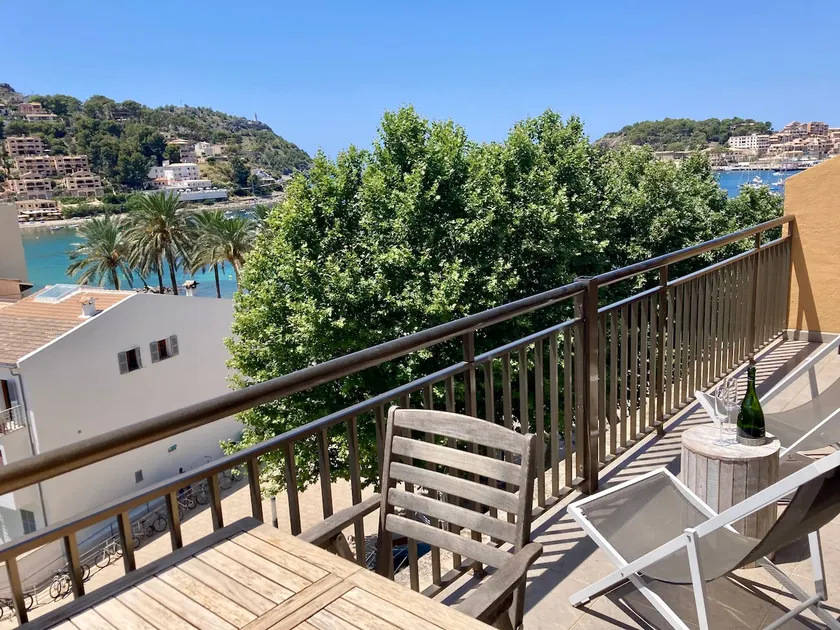 Maison de ville moderne avec une vue fantastique sur le port de Sóller. - Image 1