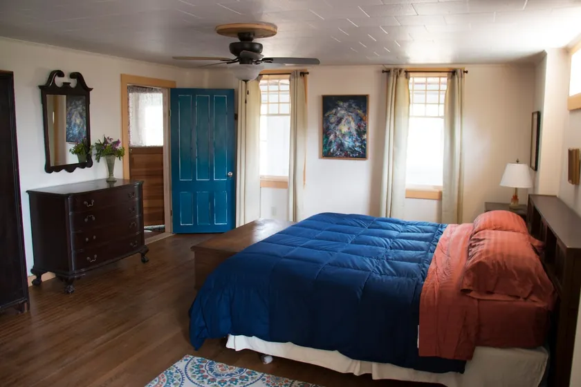 Apartment in the heart of the FLX wine country! - Image 1