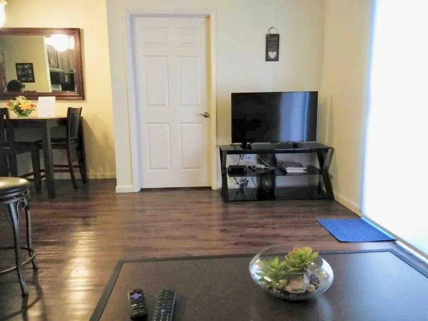 Lovely location on Westside! 4th Floor Getaway! - Image 1