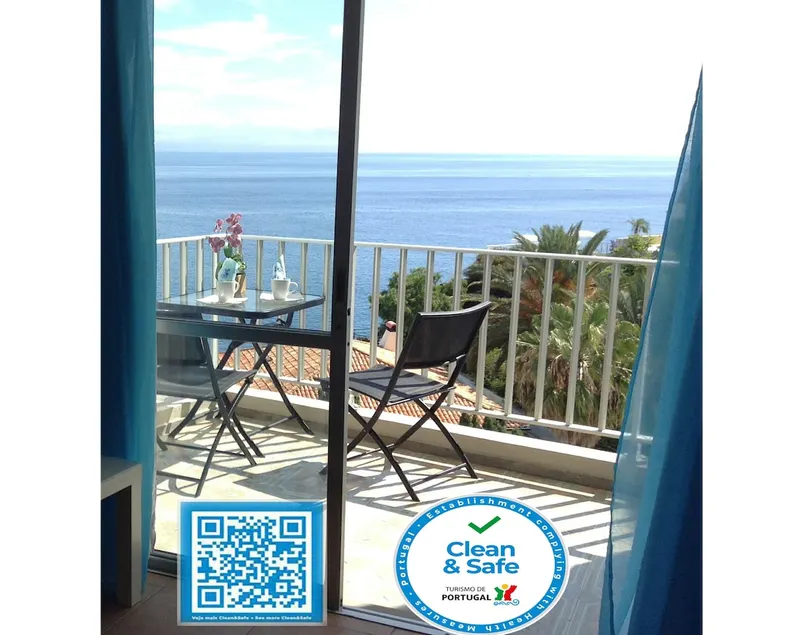 APPARTEMENT BIJOU LUMINEUX AVEC FRONT DE MER ET PISCINE - Image 1