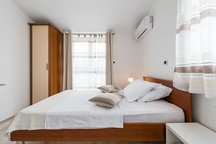 BEAUTIFUL BRAND NEW ROOM #2 for one person only - Image 1