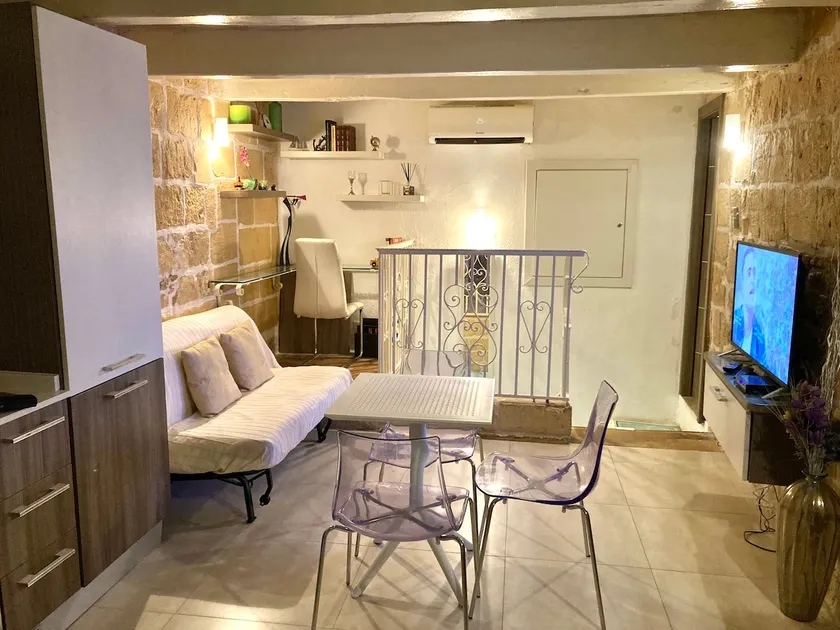 Valletta Central Apartment - Image 1
