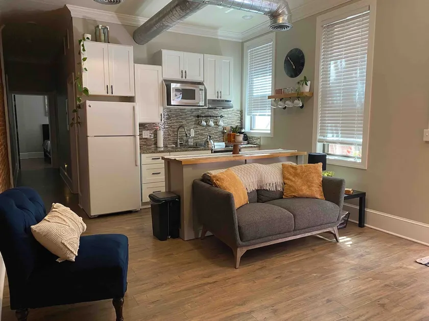 Renovated Apartment in Downtown Lancaster - Image 1
