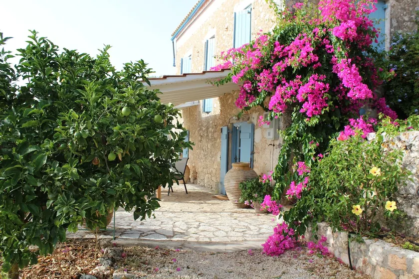 Stylish Stone Cottage with Pool near Fiskardo - Image 1