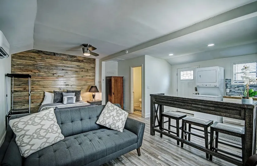 Fondren -Charming & Cozy Studio - Image 1