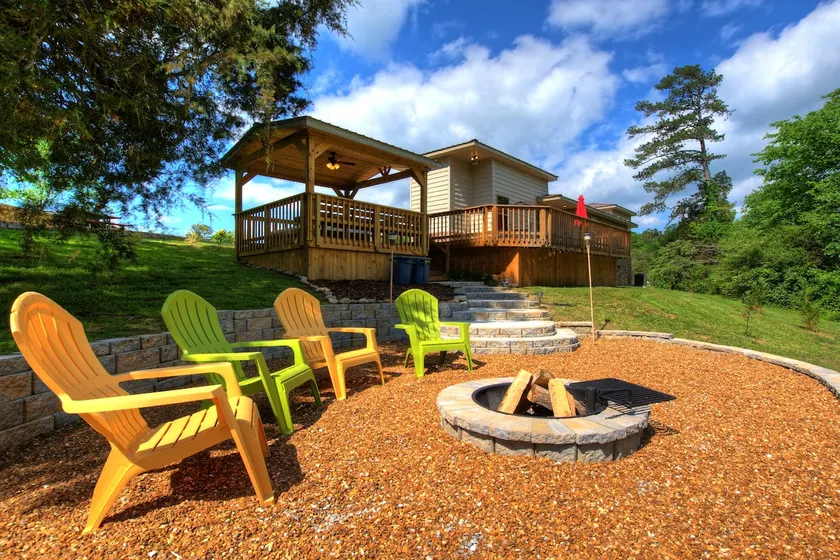 BattleVista Smart Home - Hot Tub-Fire Pit - Image 1
