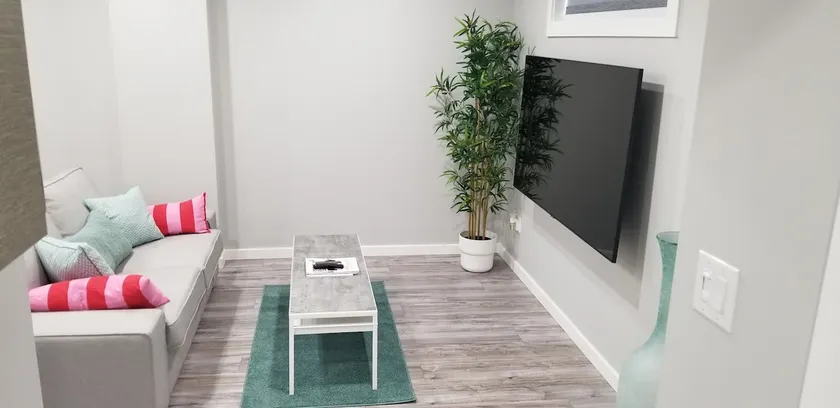 Luxurious 2 bedroom basement suite - Image 1