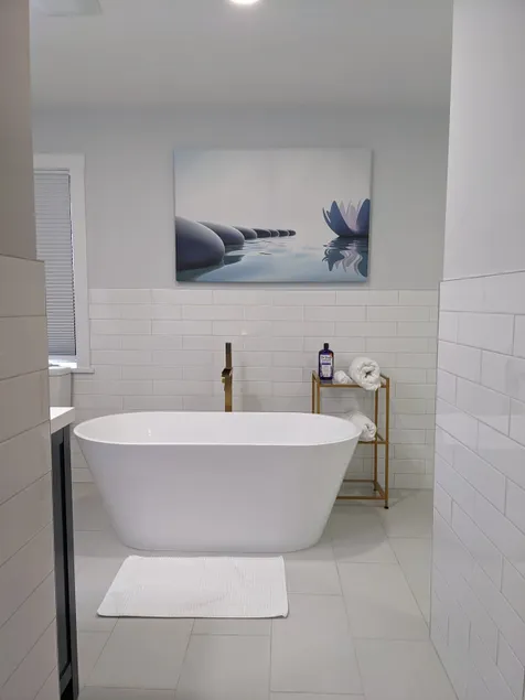 Private King Suite • Near Kalahari • Soaking Tub - Image 1