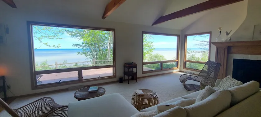 Forget-Me-Not, Lake Michigan house - Image 1