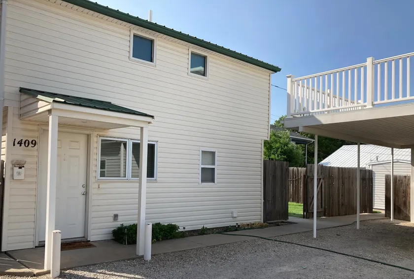 Clean, Quiet & Cozy Downtown Hays Home - Image 1