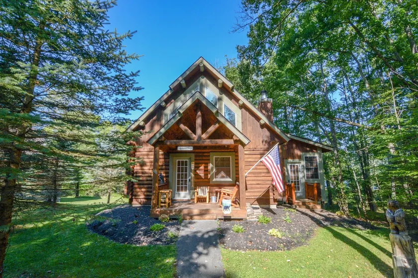 Lakehound Lodge - lake view, pet friendly - Image 1