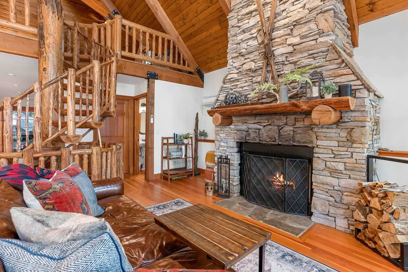 The Timber Retreat a Lux Oregon Cabin - Image 1
