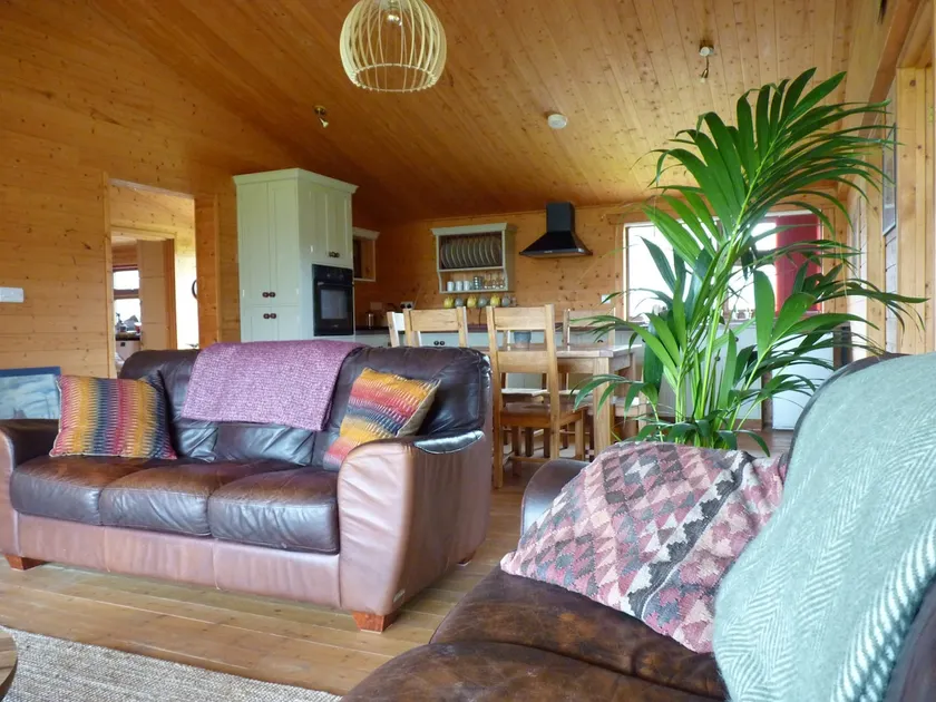peaceful, sunny location with stunning views. - Image 1