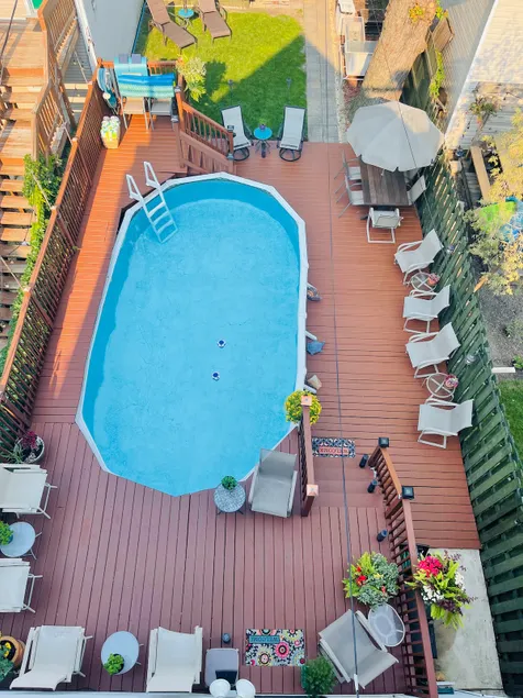 Fun & cozy getaway w/POOL/game room/FREE parking - Image 1